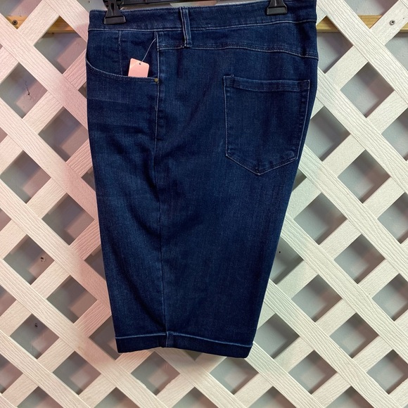 Laurie Felt Petite Plus Daisy Premium Denim Knee Grazer Dark Vintage 20WP - Picture 7 of 8